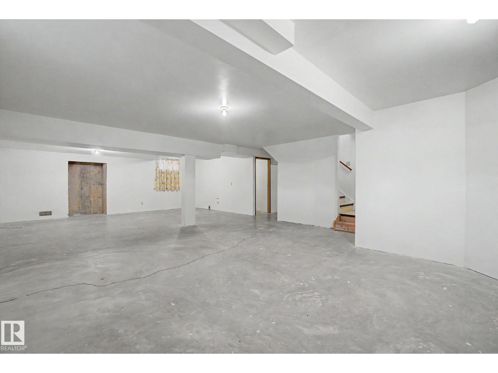 2907 49 ST NW - 43