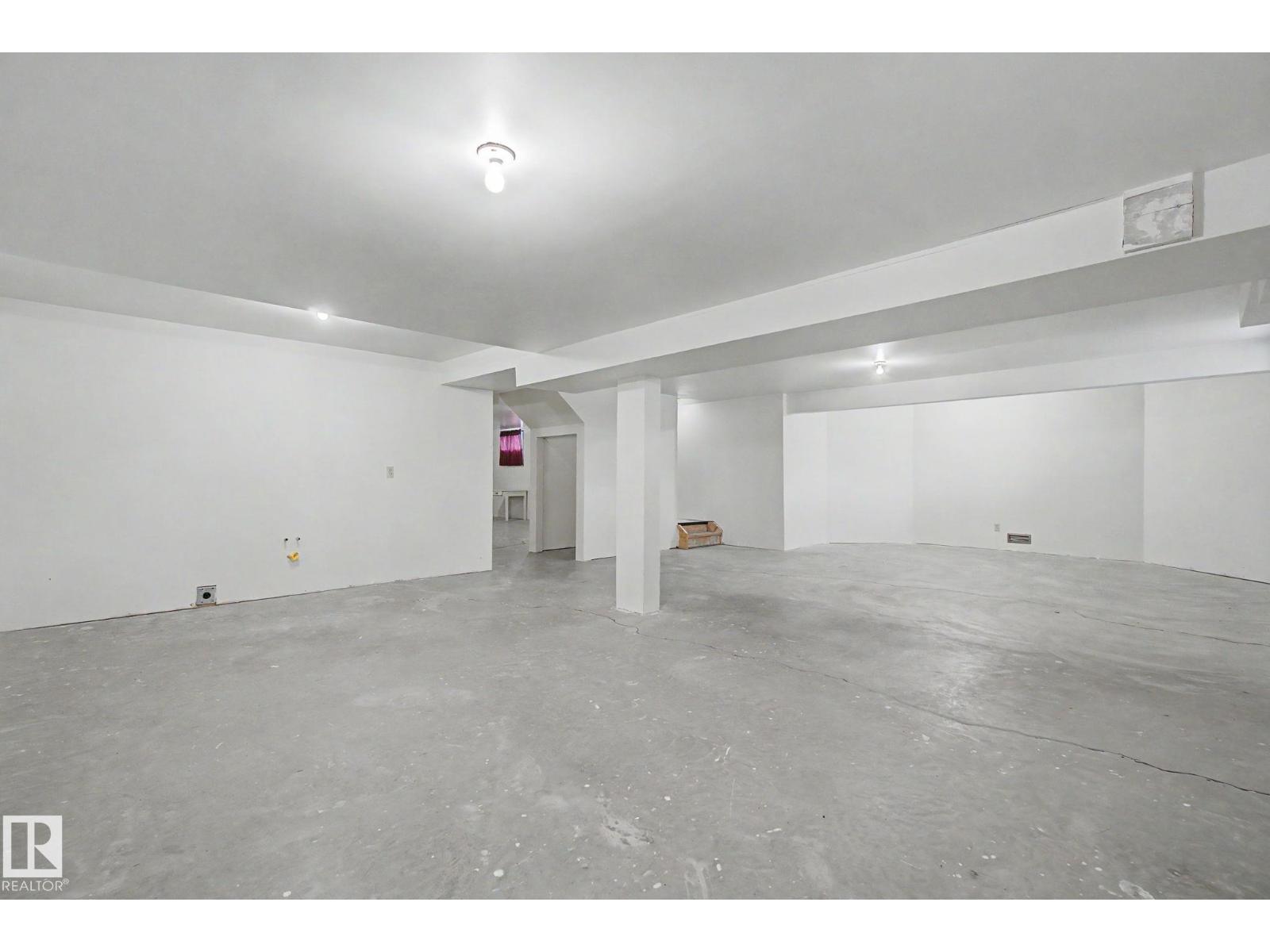 2907 49 ST NW - 49
