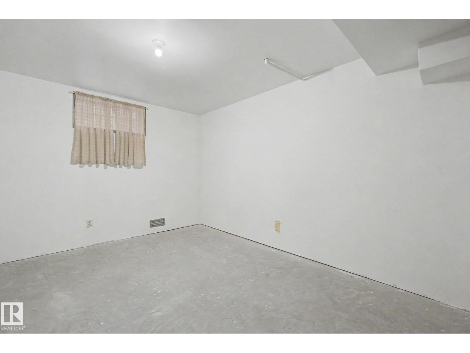 2907 49 ST NW - 52