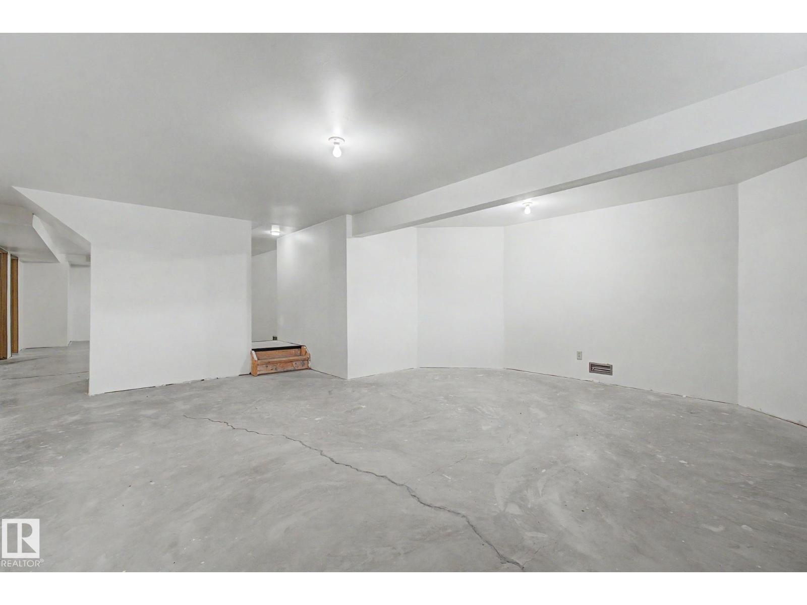 2907 49 ST NW - 55