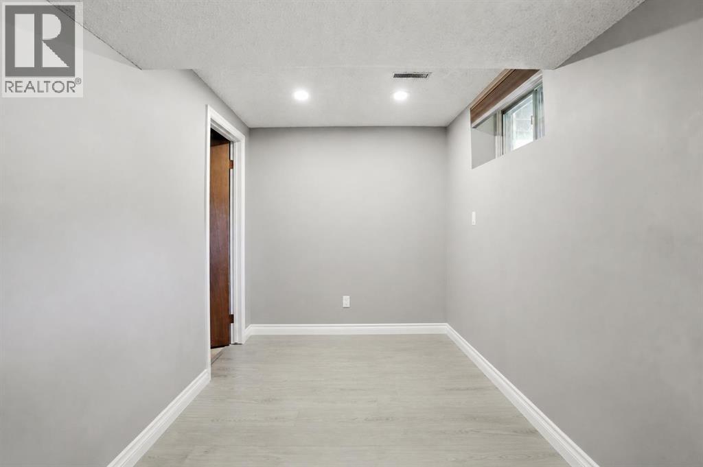 3056 32A Street SE - 22
