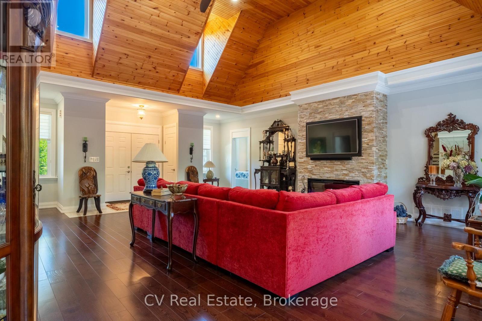 180 ST. EDMUNDS CRESCENT - 24