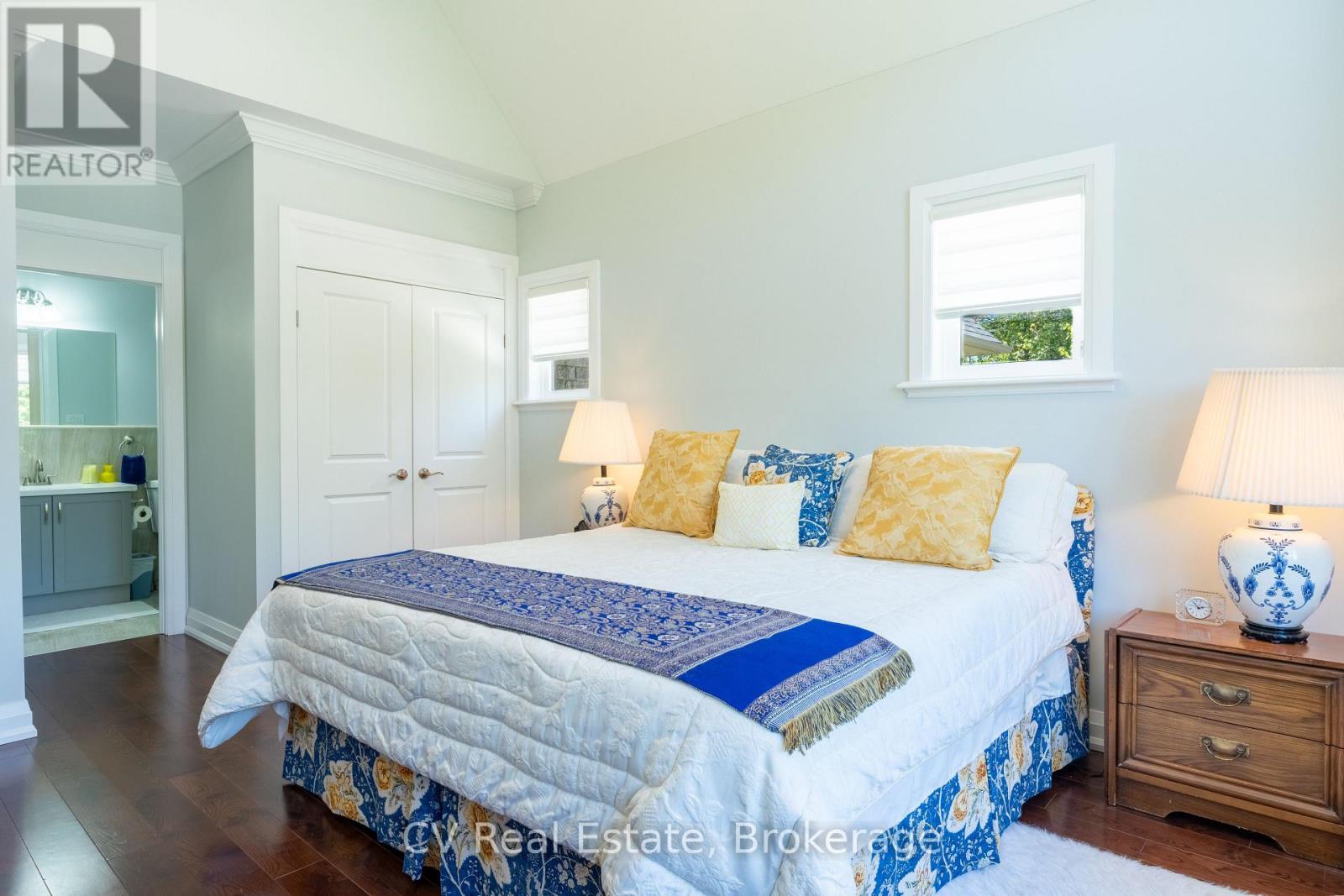 180 ST. EDMUNDS CRESCENT - 26