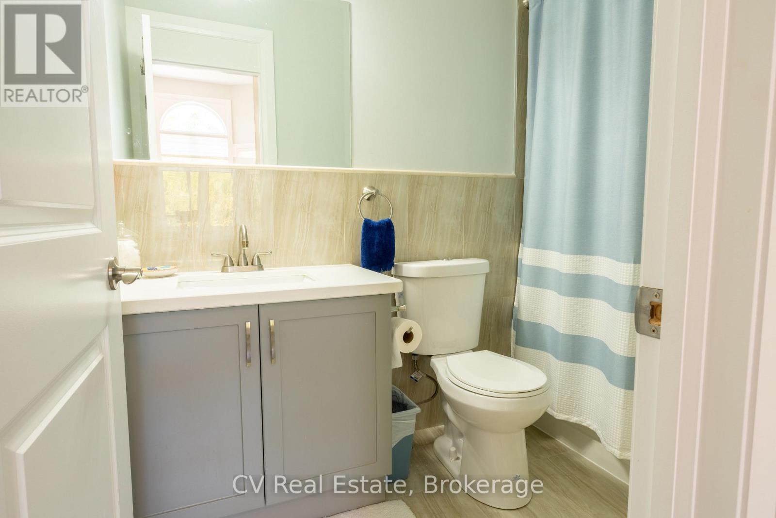 180 ST. EDMUNDS CRESCENT - 27