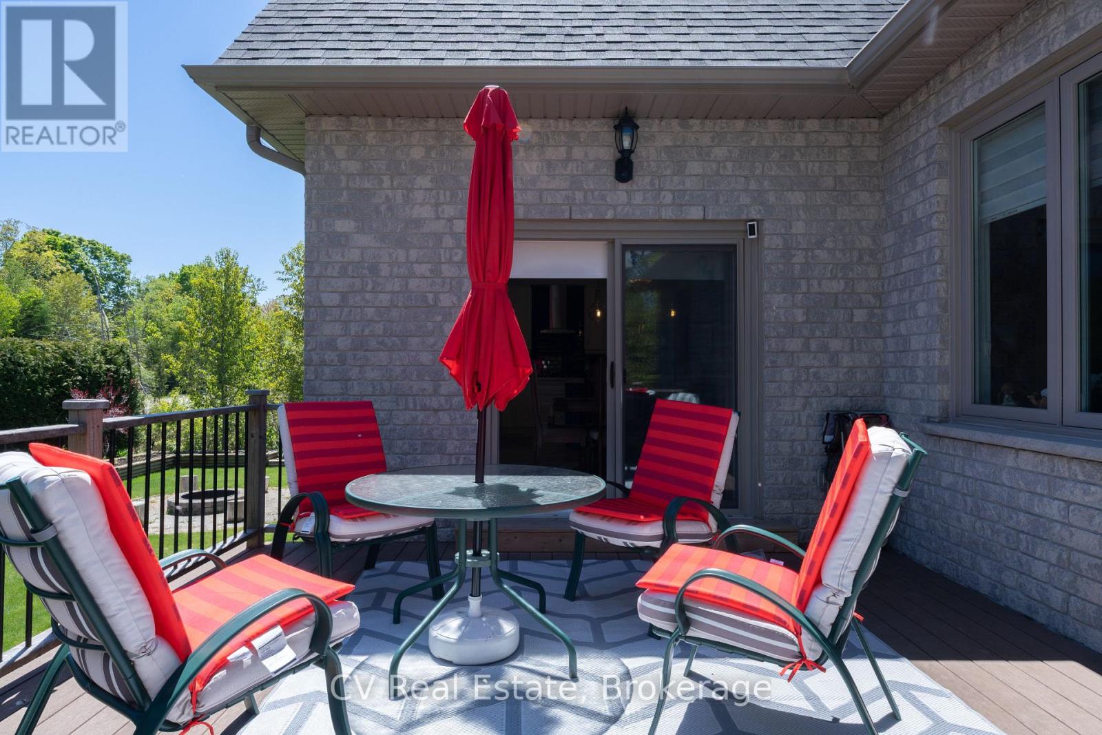 180 ST. EDMUNDS CRESCENT - 33