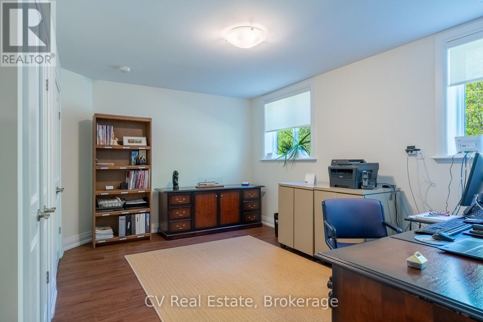 180 ST. EDMUNDS CRESCENT - 36