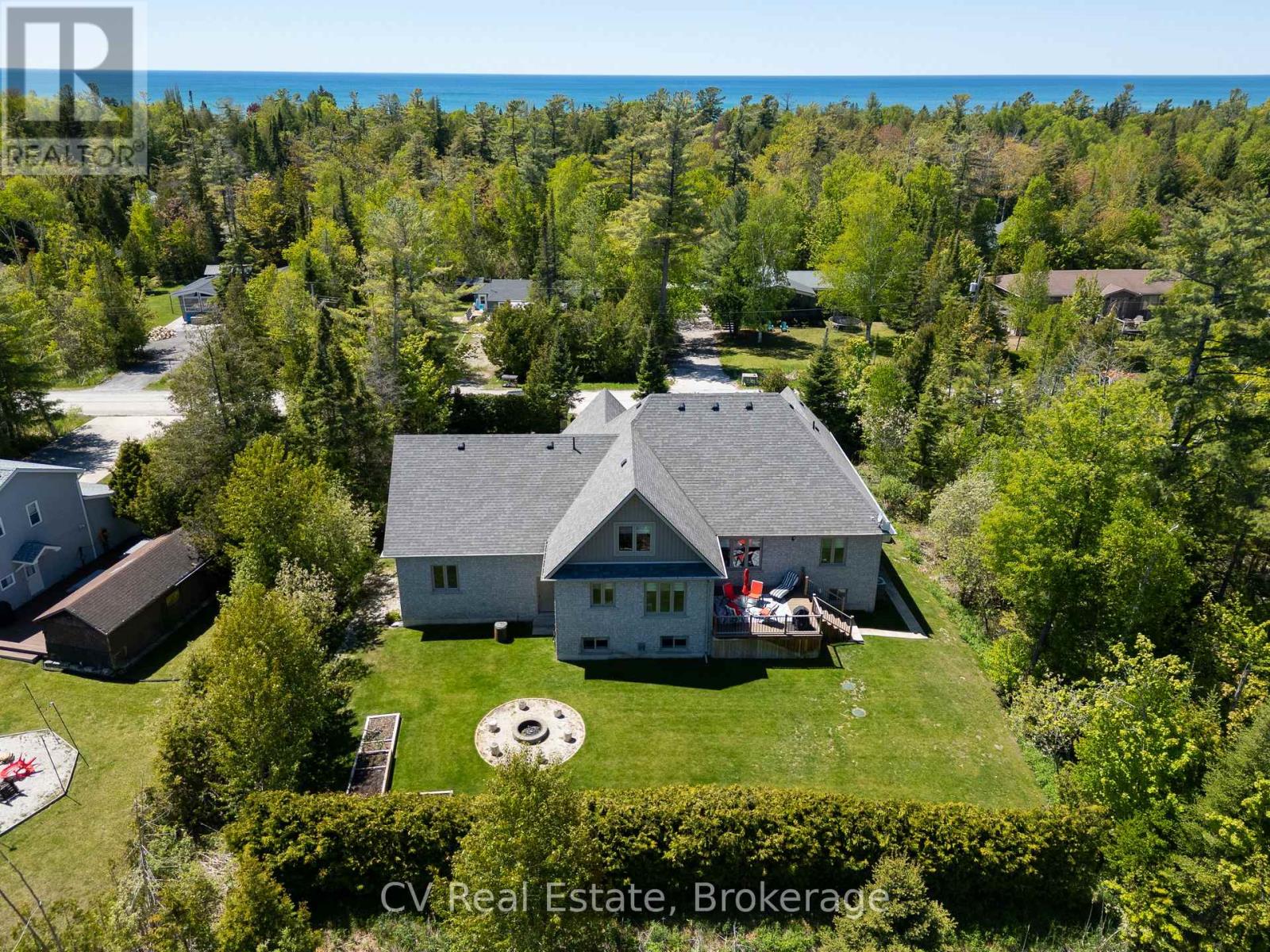 180 ST. EDMUNDS CRESCENT - 4
