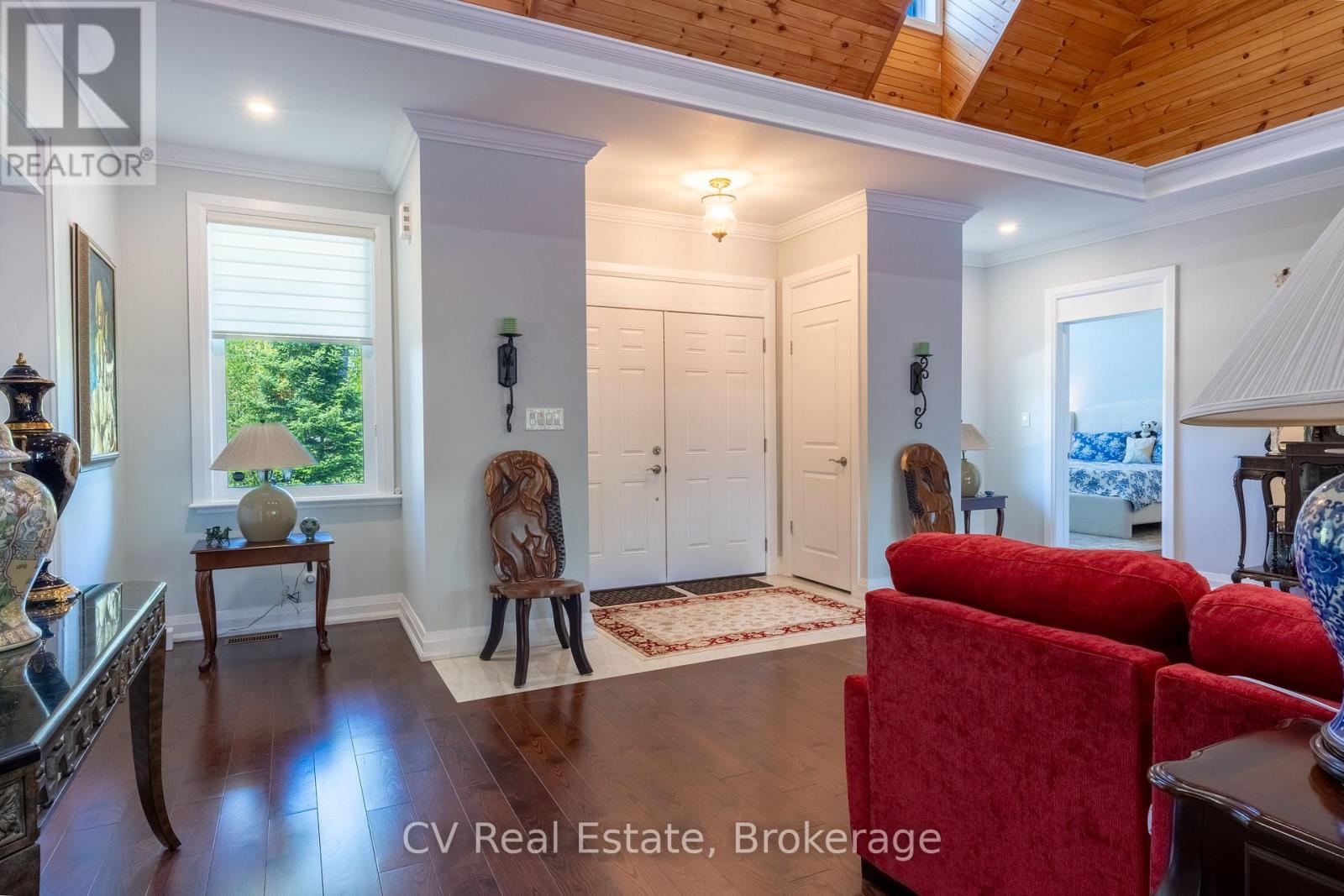 180 ST. EDMUNDS CRESCENT - 9