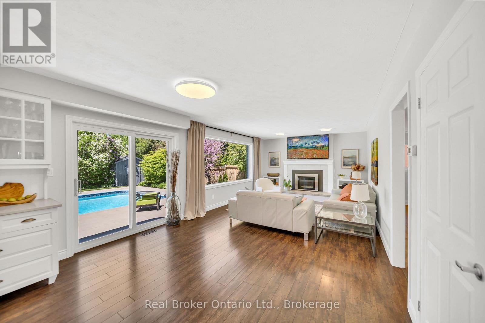 912 PARKWOOD DRIVE - 13