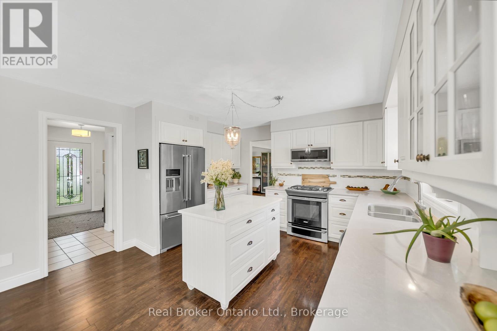 912 PARKWOOD DRIVE - 15
