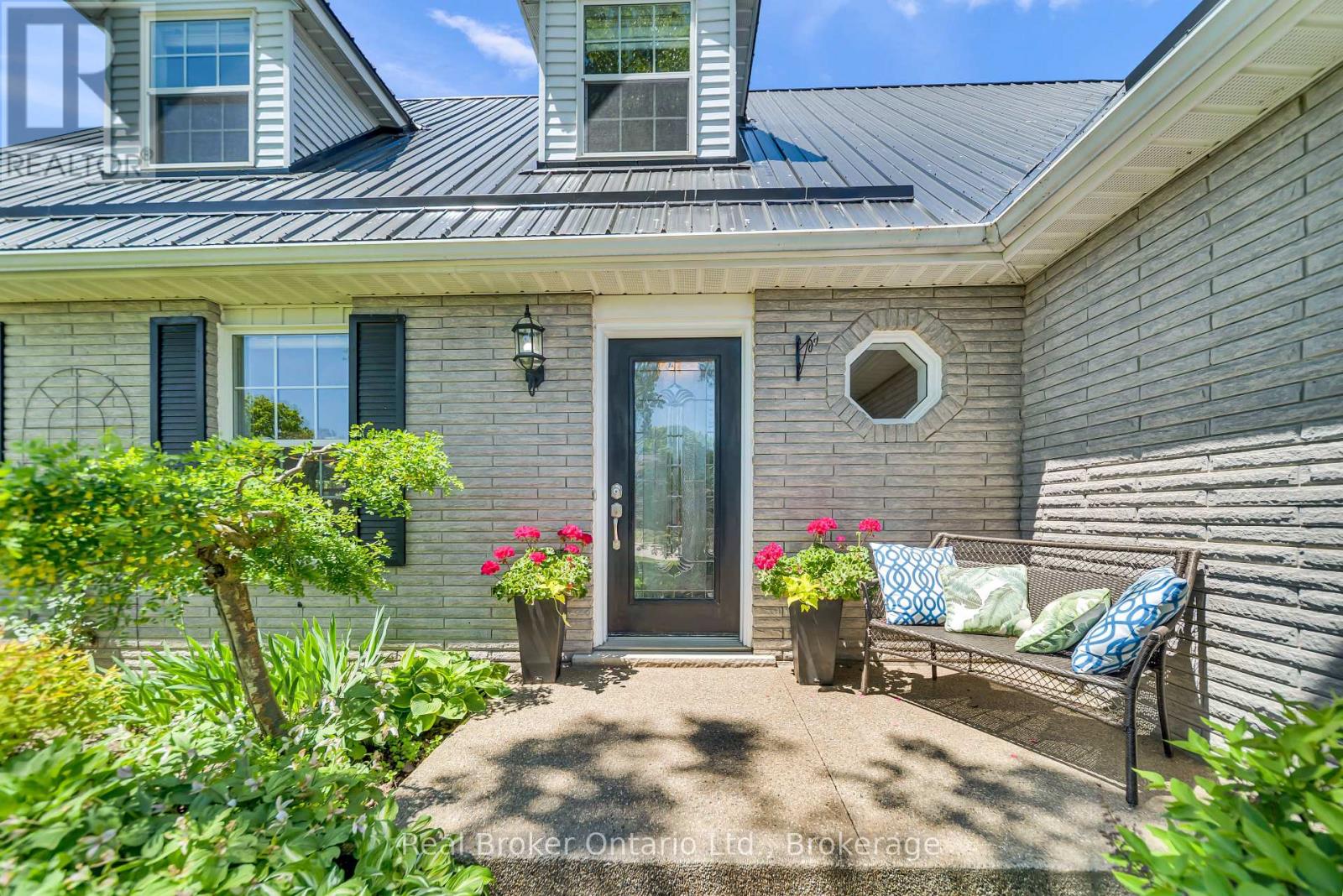 912 PARKWOOD DRIVE - Image 3