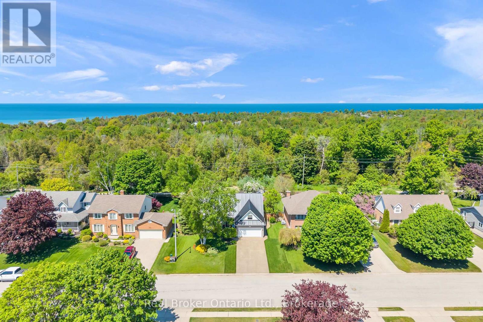 912 PARKWOOD DRIVE - 50