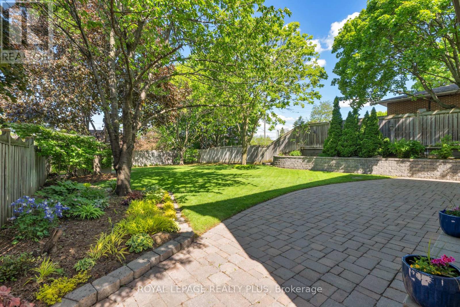 3629 SWIRLINGLEAVES CRESCENT - 44