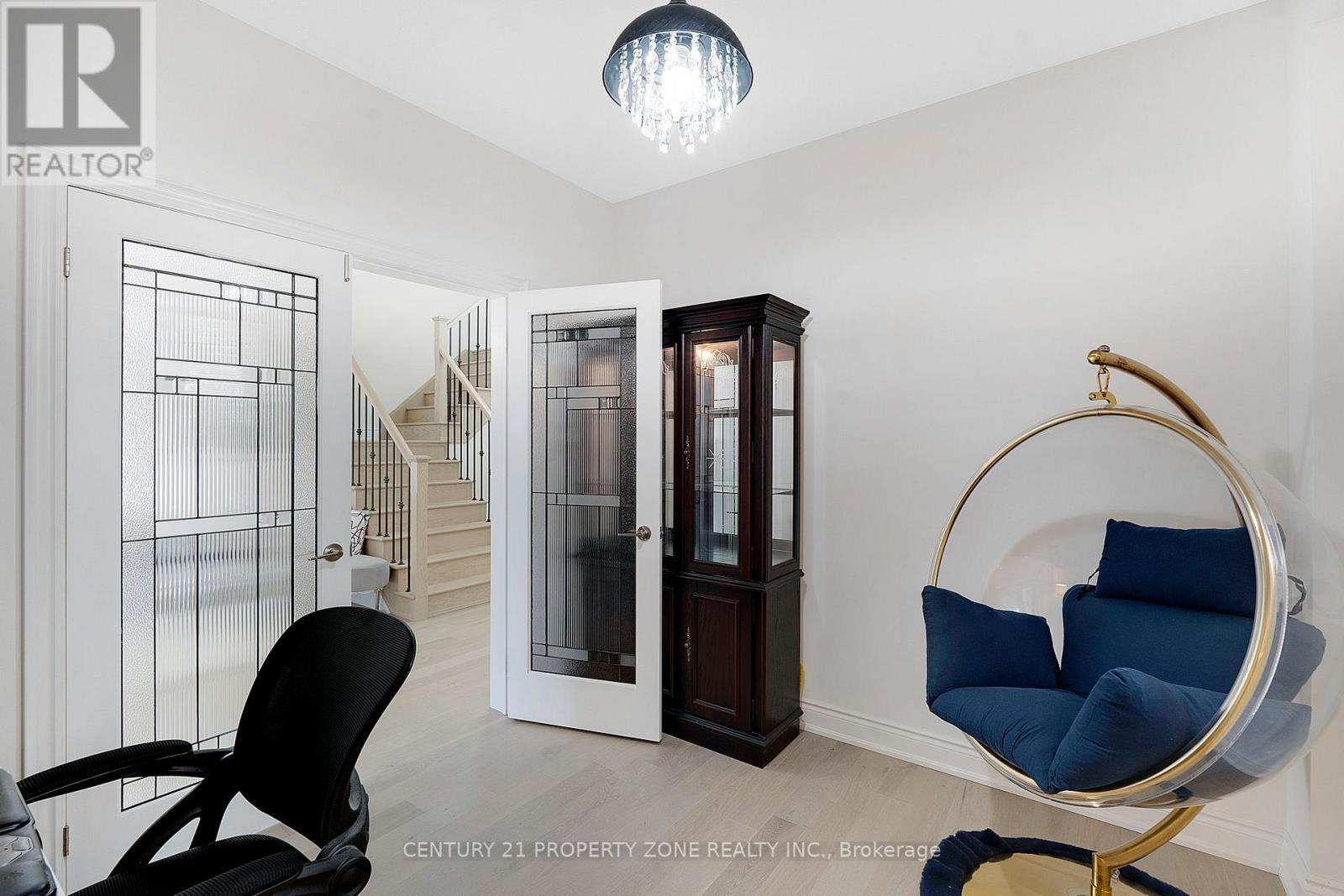 41 MERRIMAC DRIVE - 10