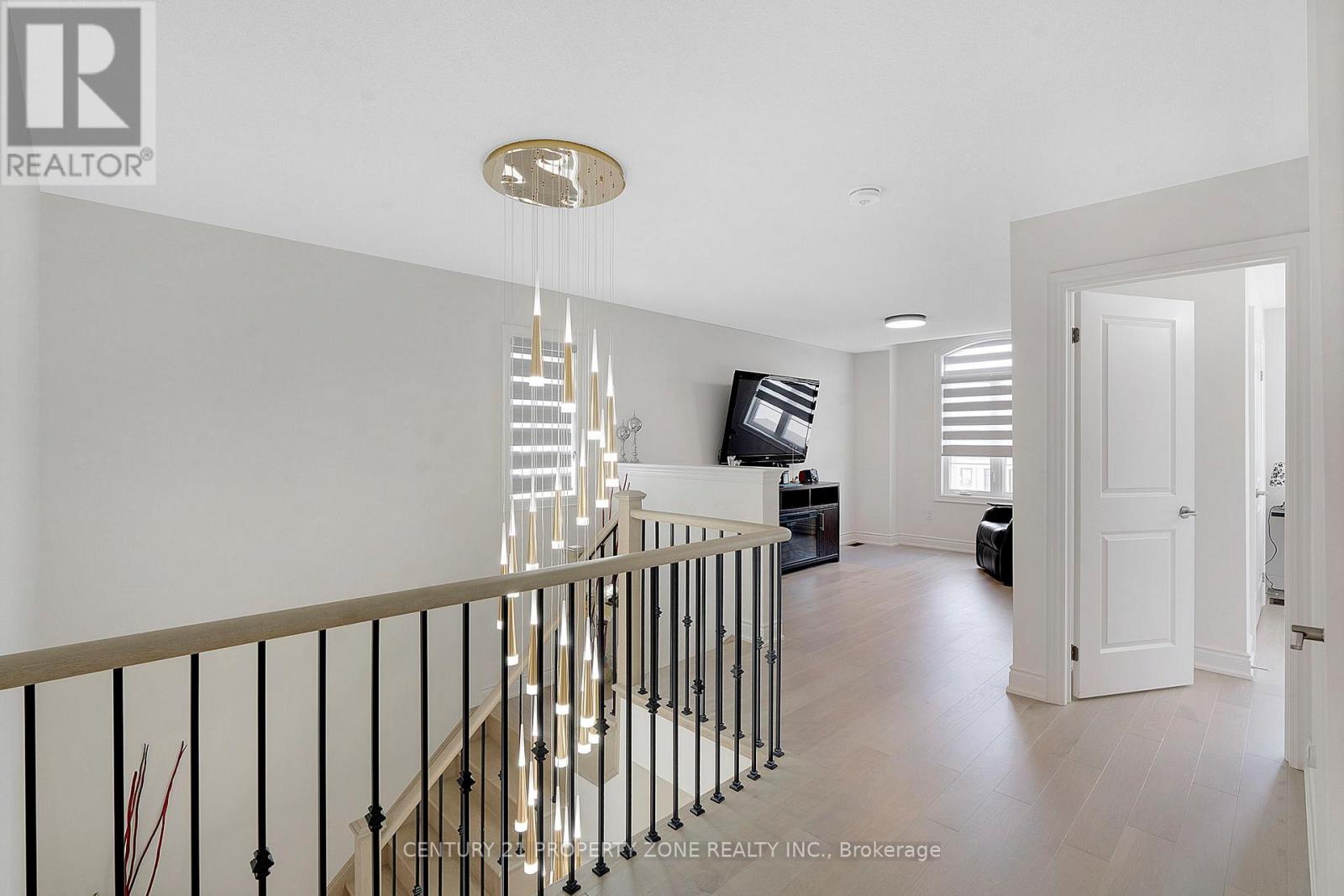 41 MERRIMAC DRIVE - 17
