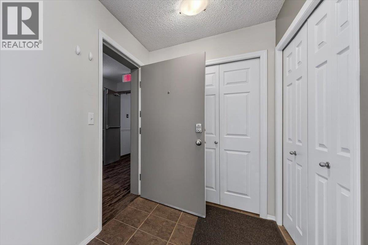#3413 205 Third Avenue - 22