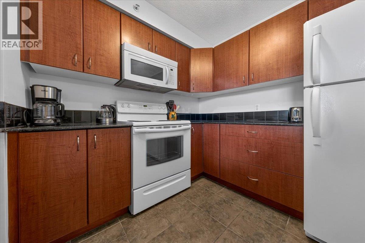 #3413 205 Third Avenue - 13