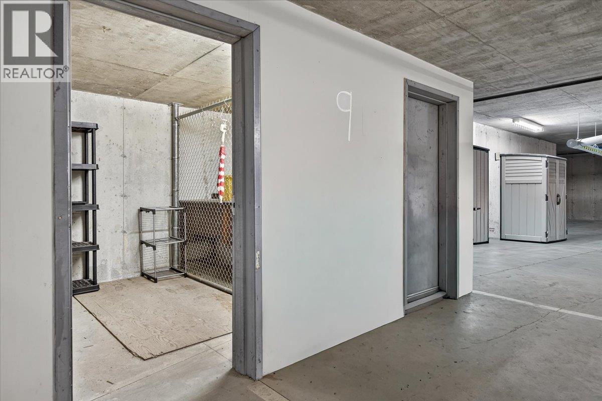 #3413 205 Third Avenue - 27