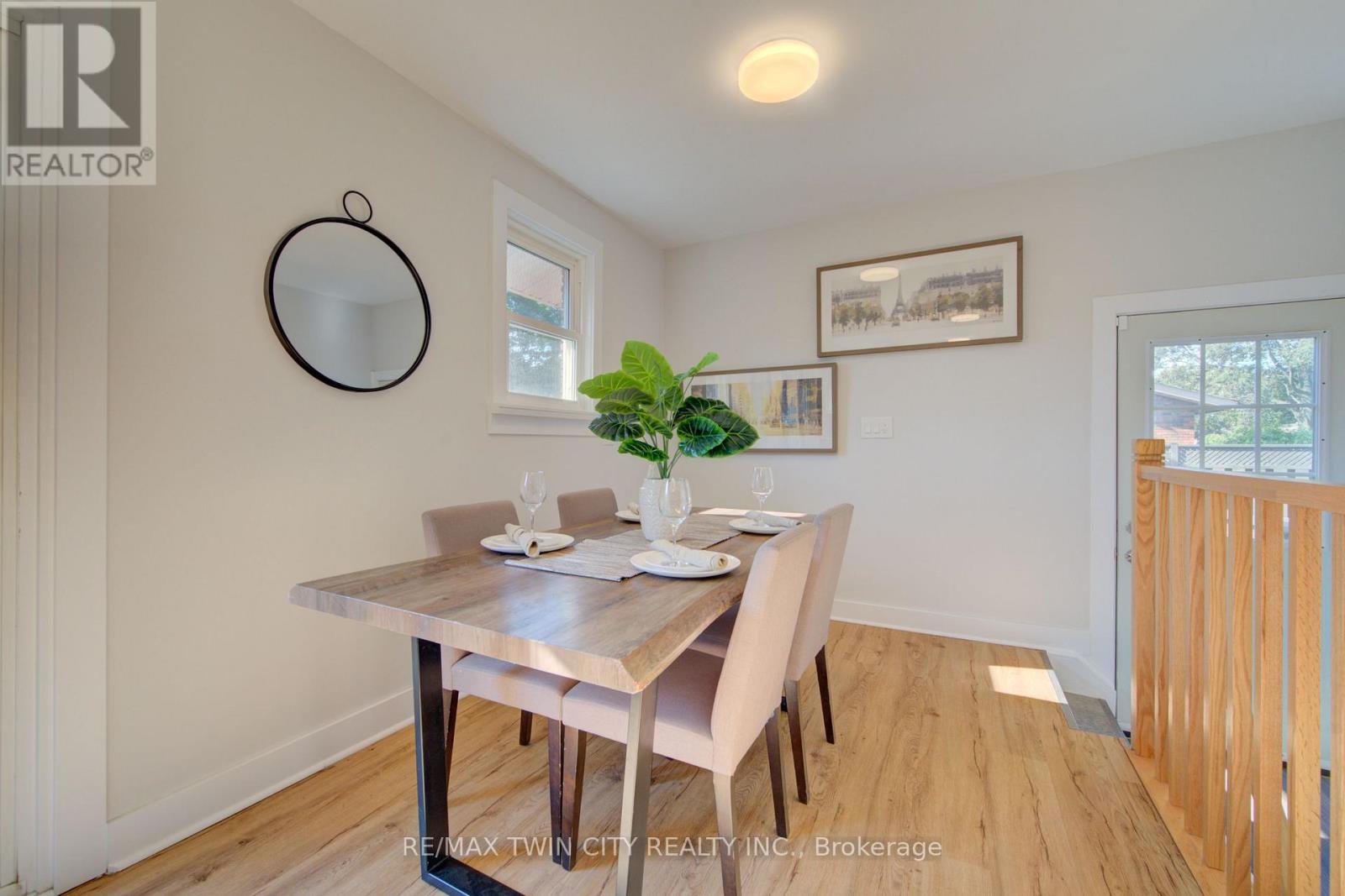 68 KINGSLEA DRIVE - 12