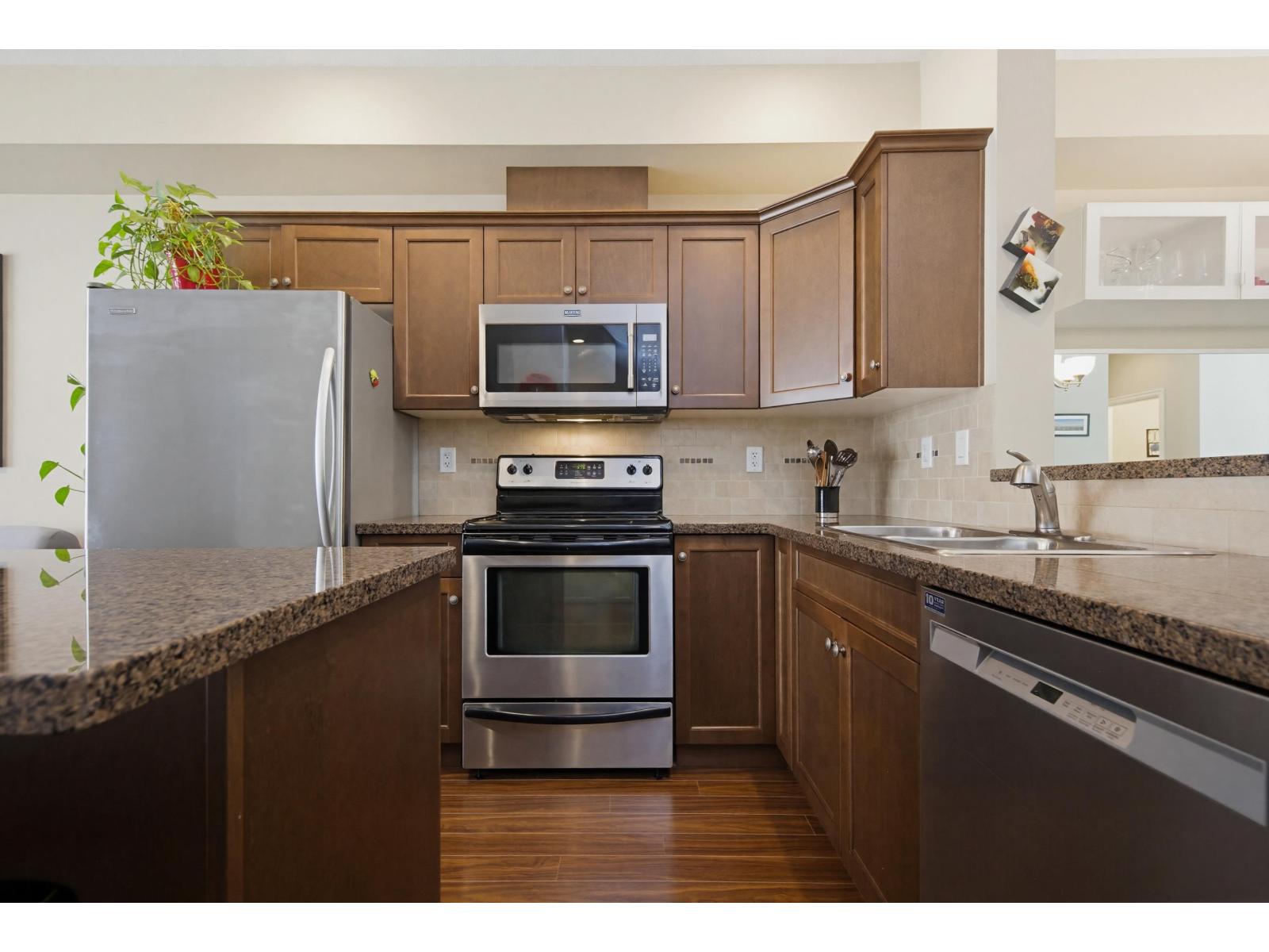 House in Langley - Image 4
