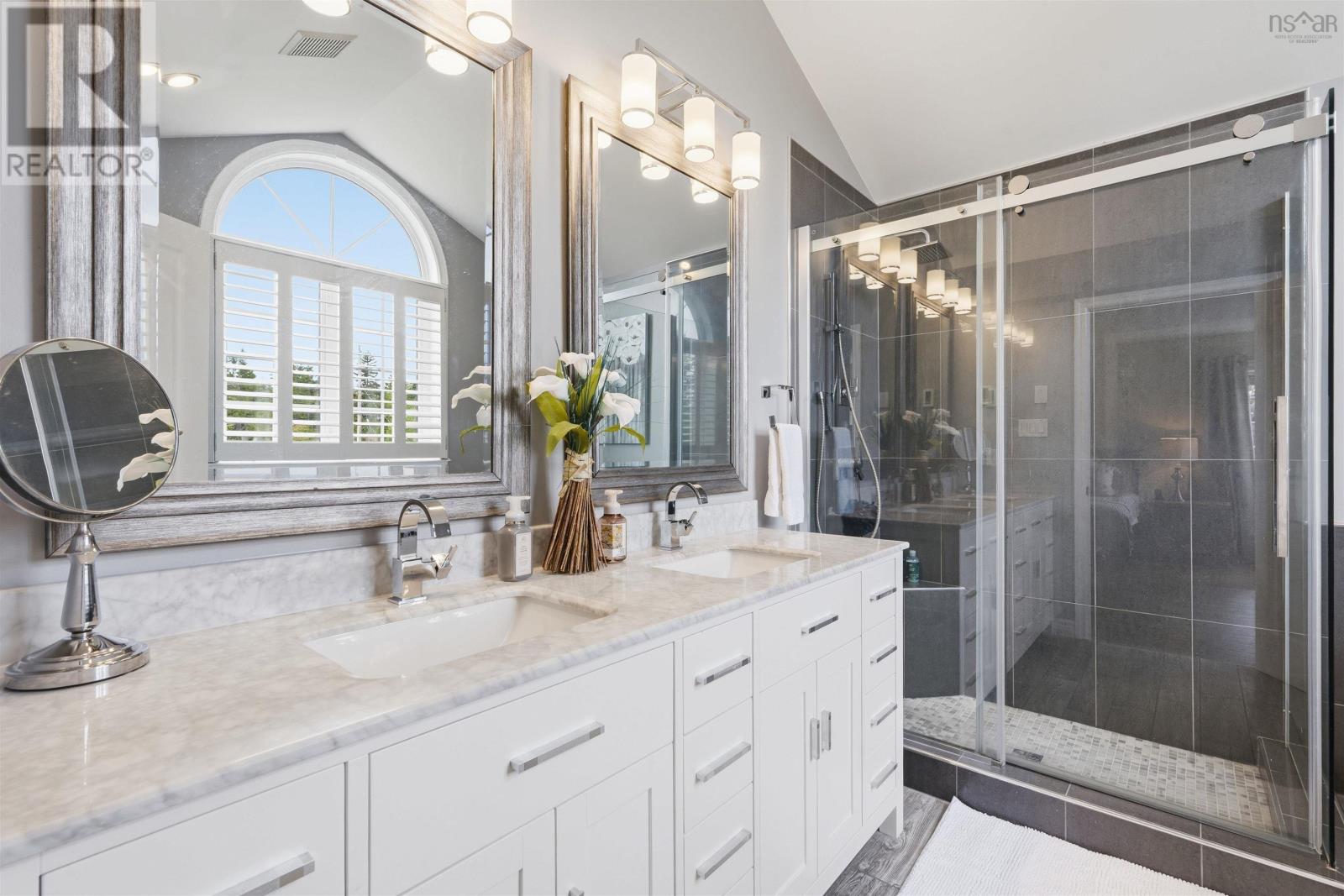 Property 22 of 49 of 273 Kingswood Drive