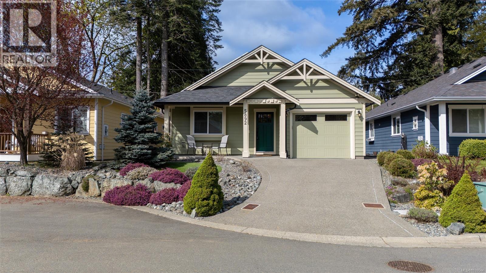 5892 Stonehaven Dr - 2