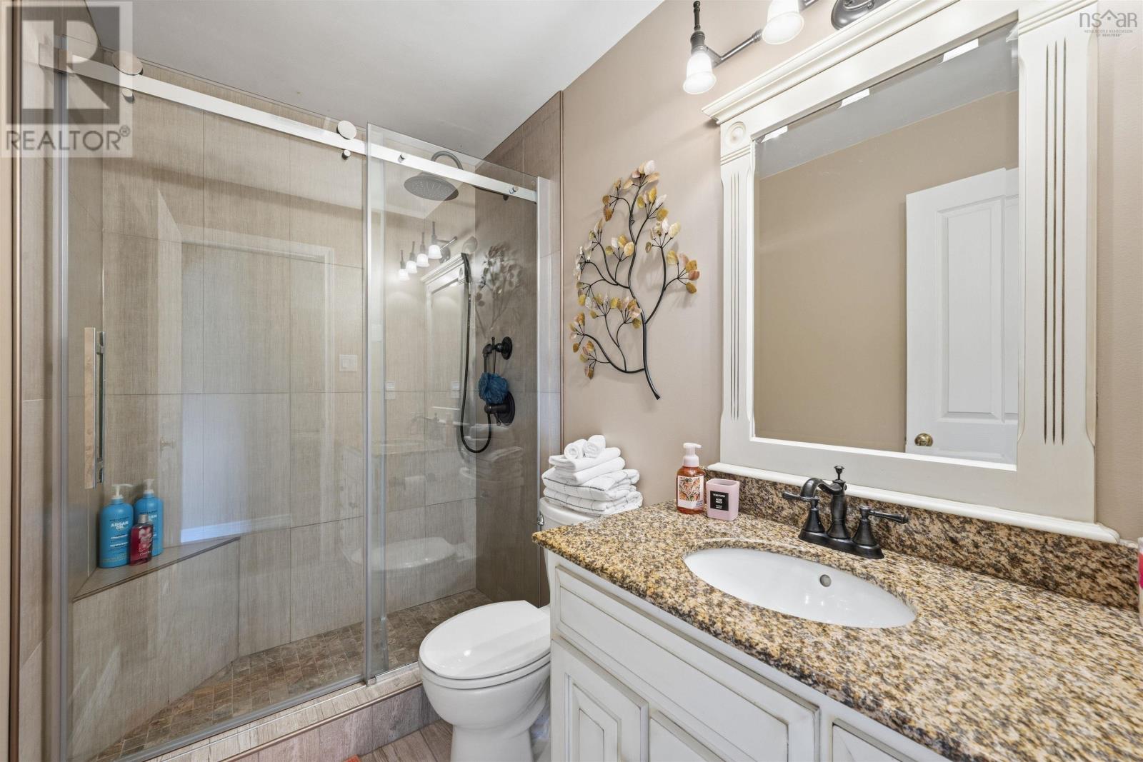 Property 38 of 49 of 273 Kingswood Drive
