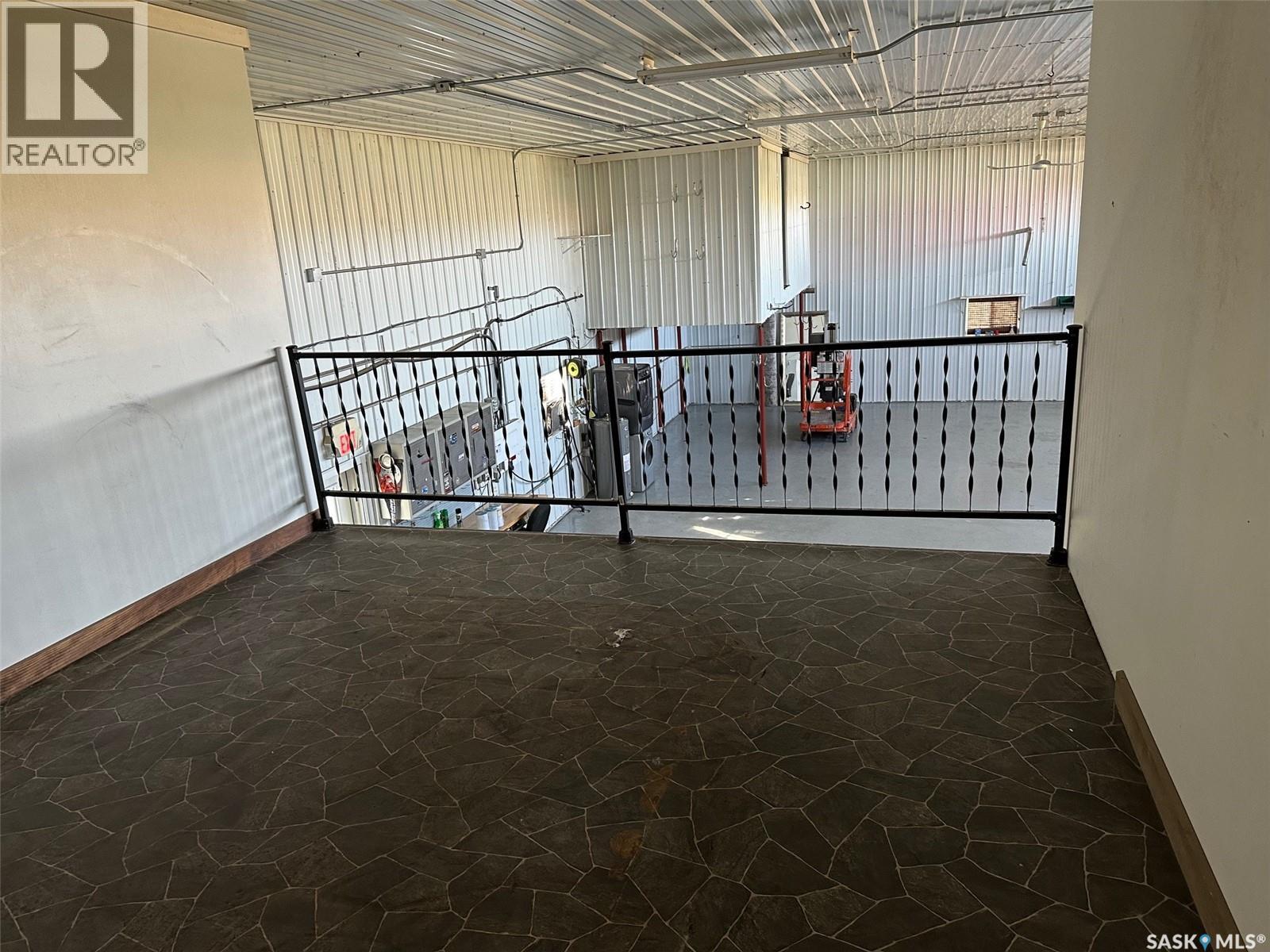 5 109 Industrial DRIVE — photo 36