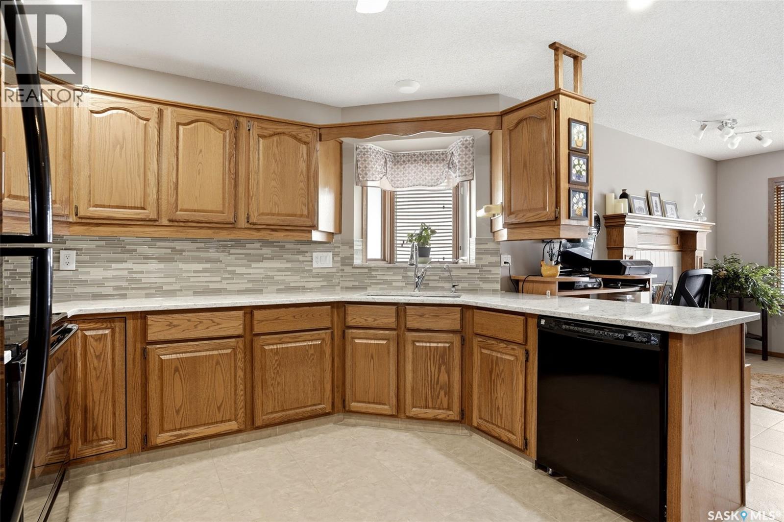 #22 Kensington CRESCENT - 12