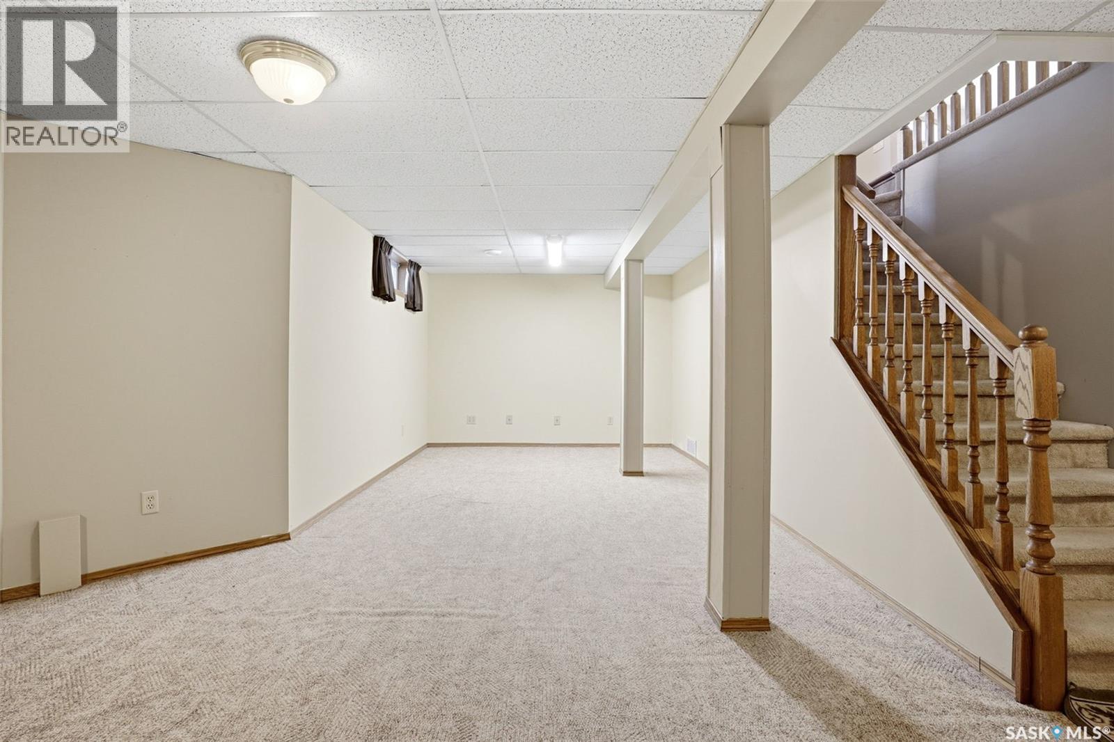 #22 Kensington CRESCENT - 28