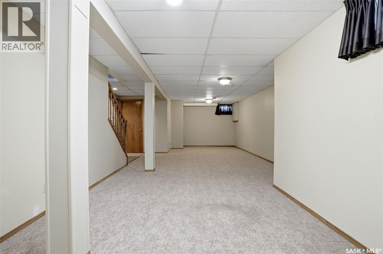 #22 Kensington CRESCENT - 29