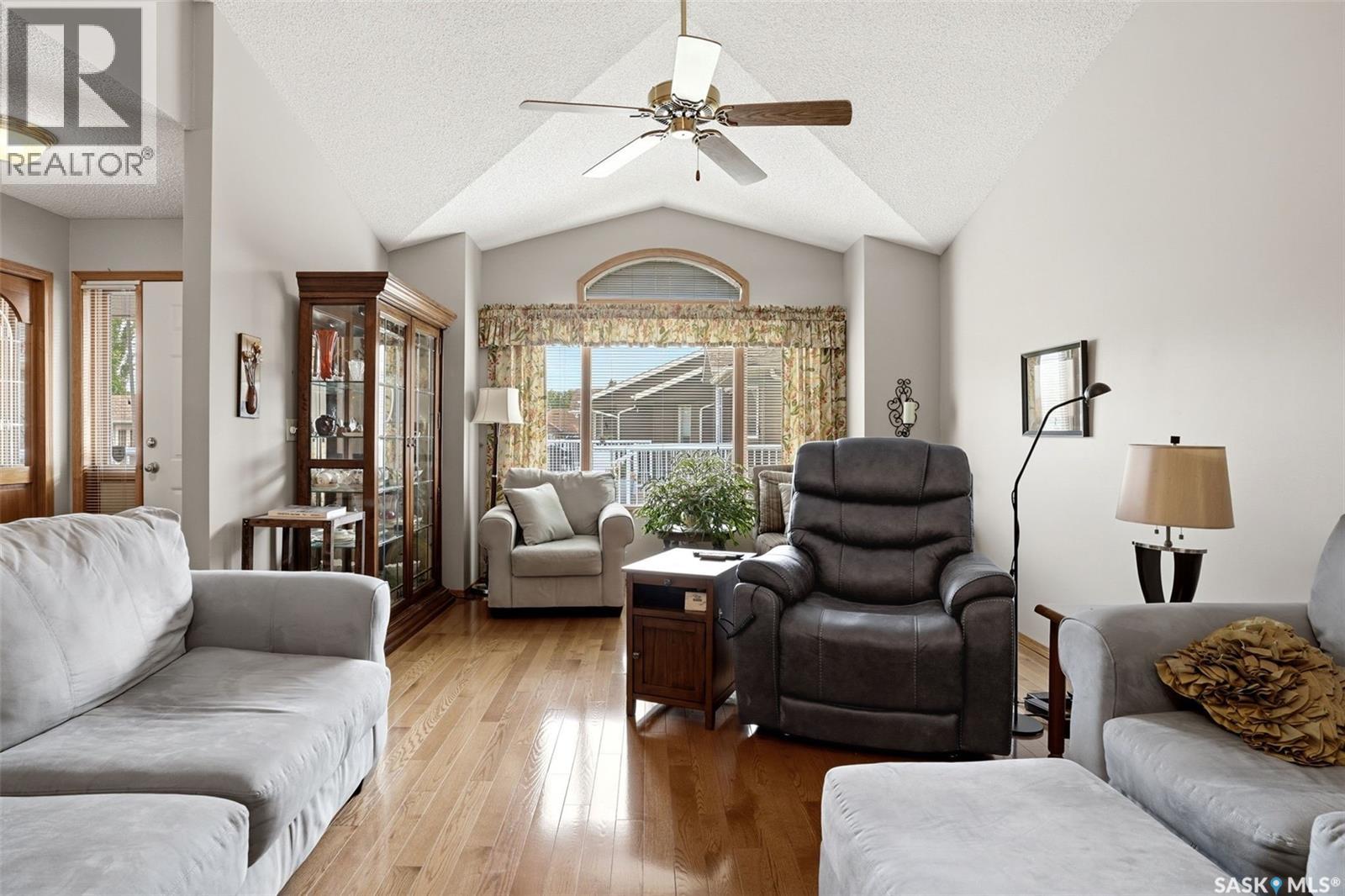#22 Kensington CRESCENT - 5