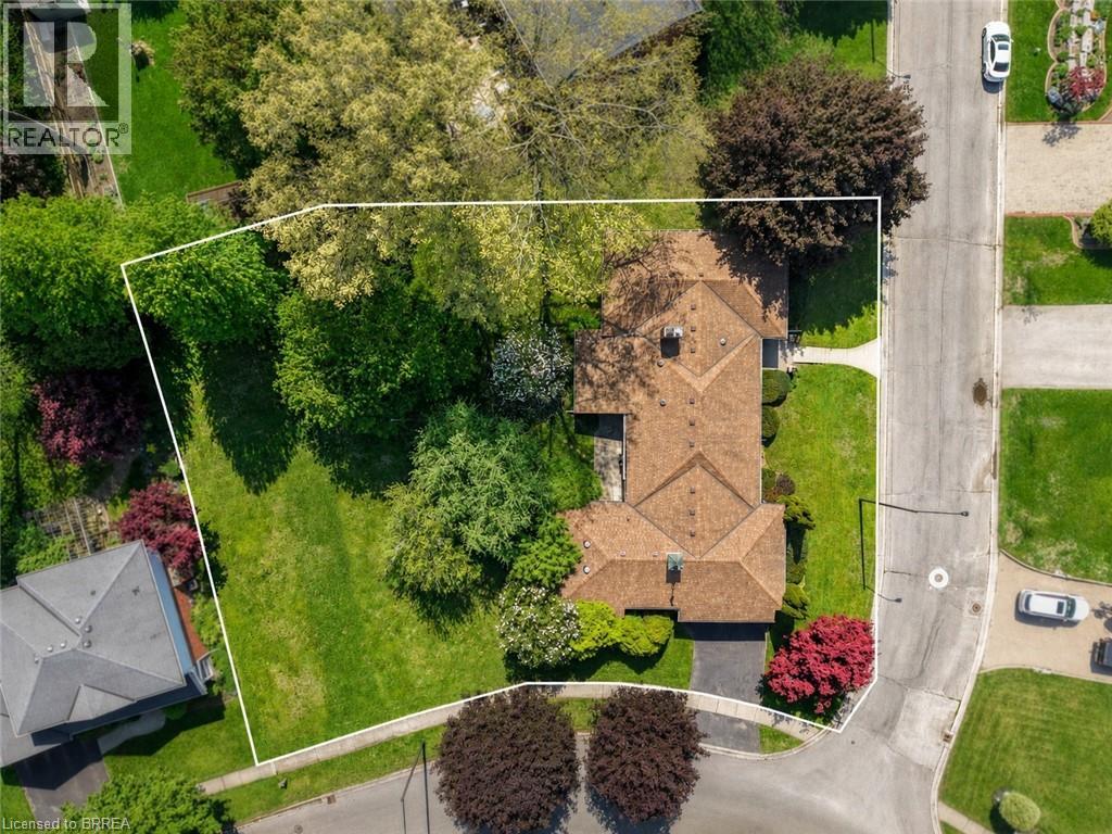 4-bedroom home for sale at 3 FIELDSTONE Circle, Brantford ON · photo 5 of 51