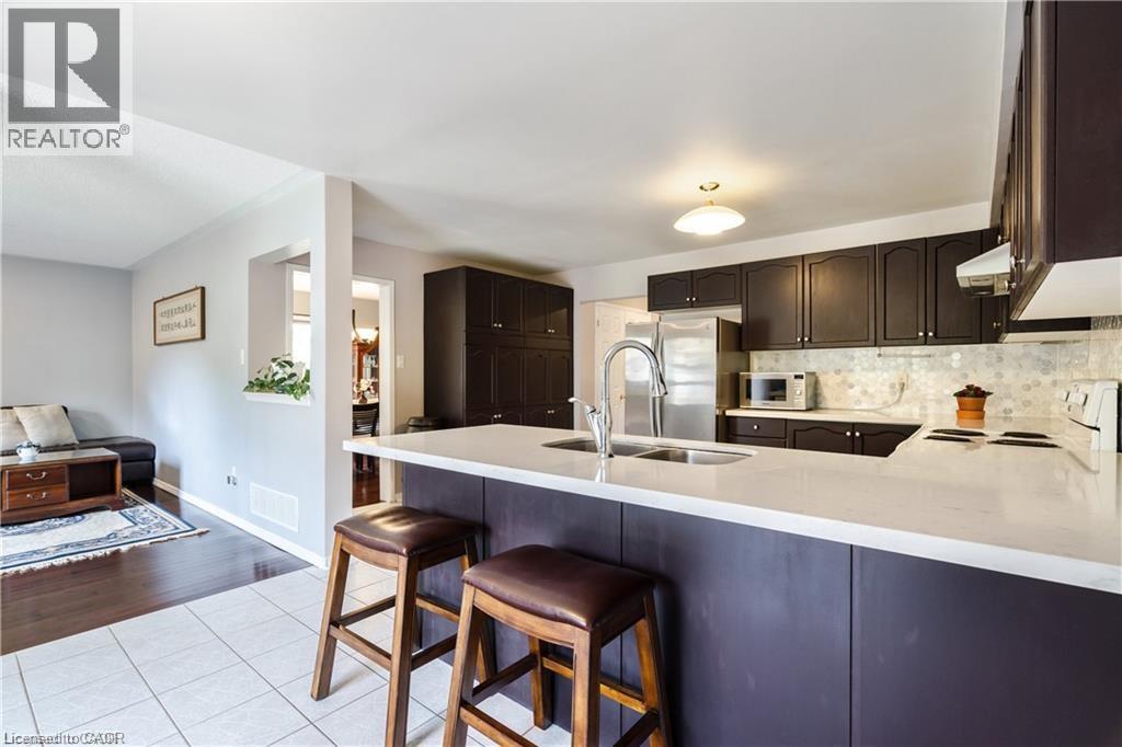 106 MOORE Crescent - 16