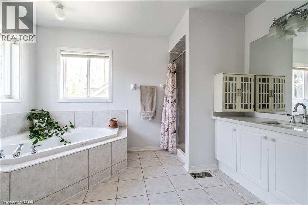 106 MOORE Crescent - 28