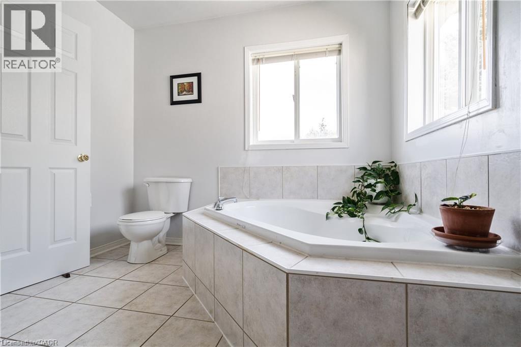 106 MOORE Crescent - 29