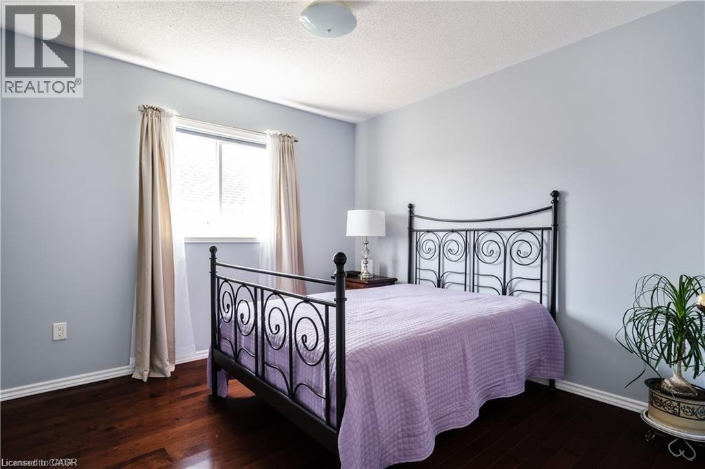 106 MOORE Crescent - 34