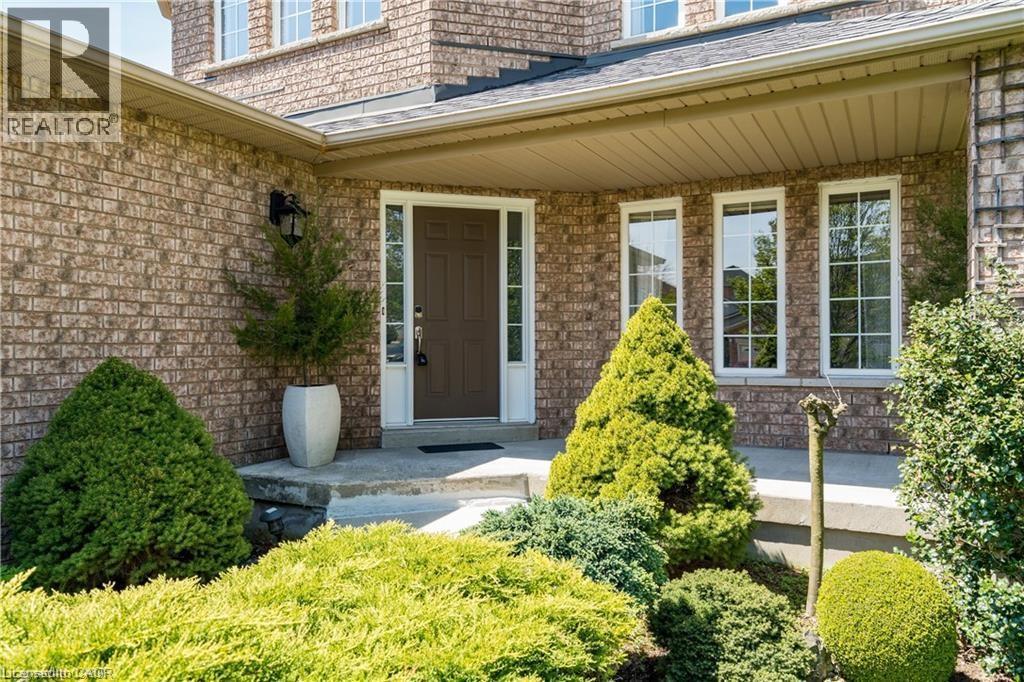 106 MOORE Crescent - 6