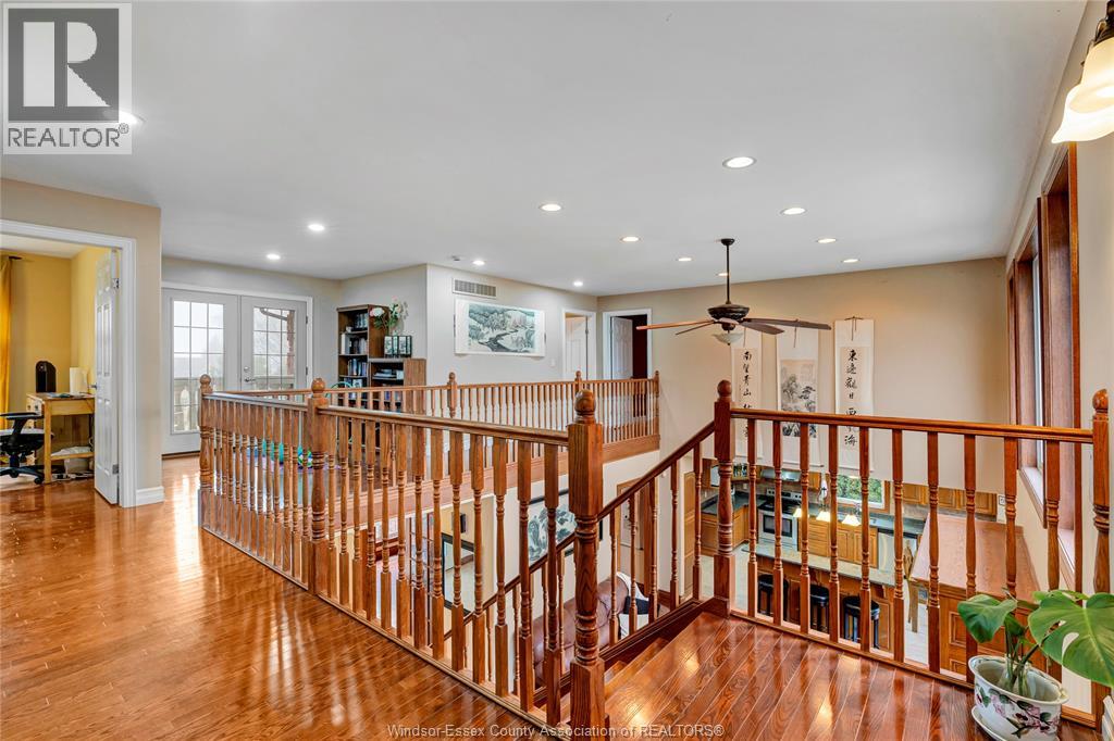 870 MCRAE AVENUE - 18
