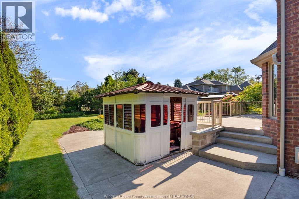 870 MCRAE AVENUE - 46