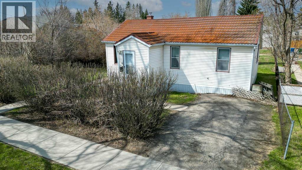 5910 52 Avenue - 5