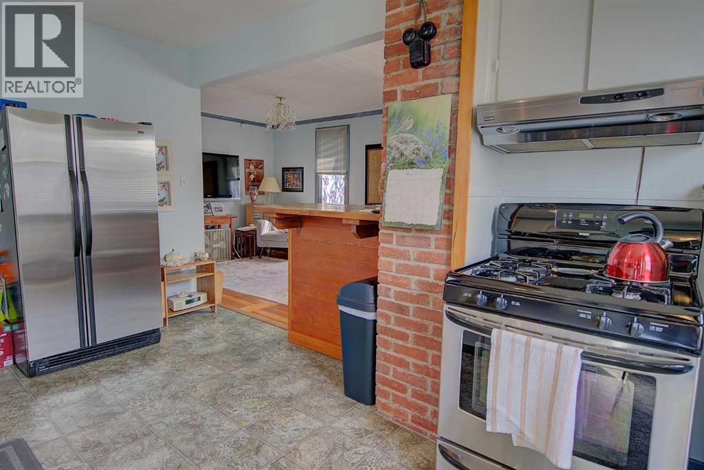 5910 52 Avenue - 18