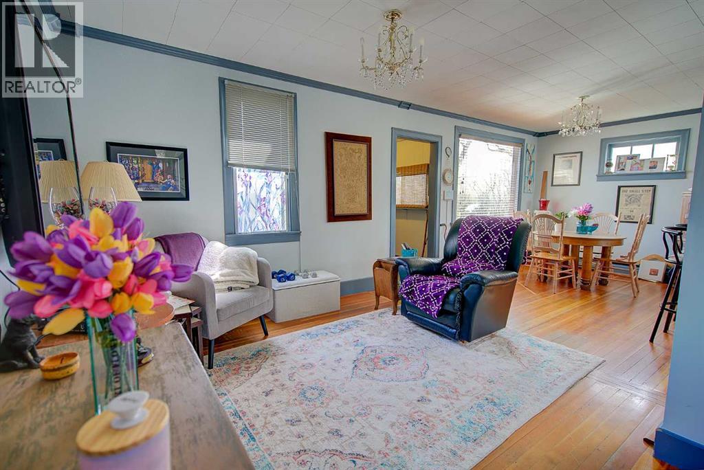 5910 52 Avenue - 25