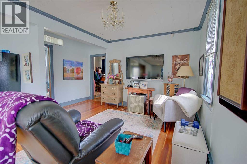 5910 52 Avenue - 24