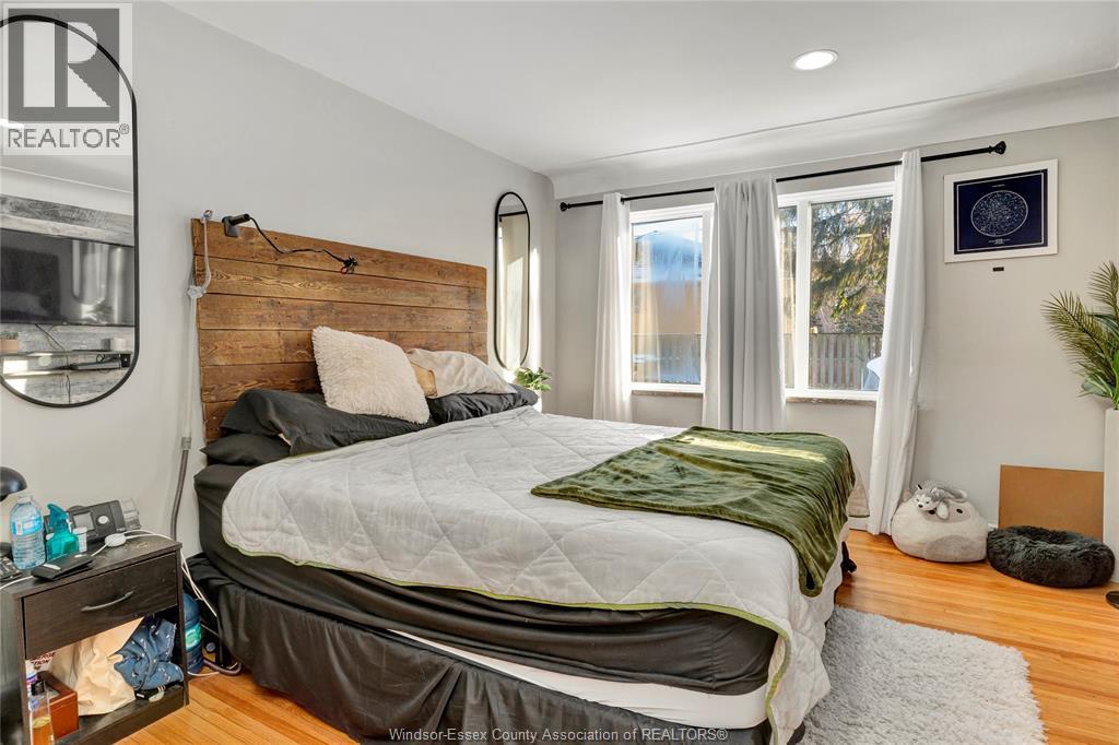 805 ROSELAWN - 14