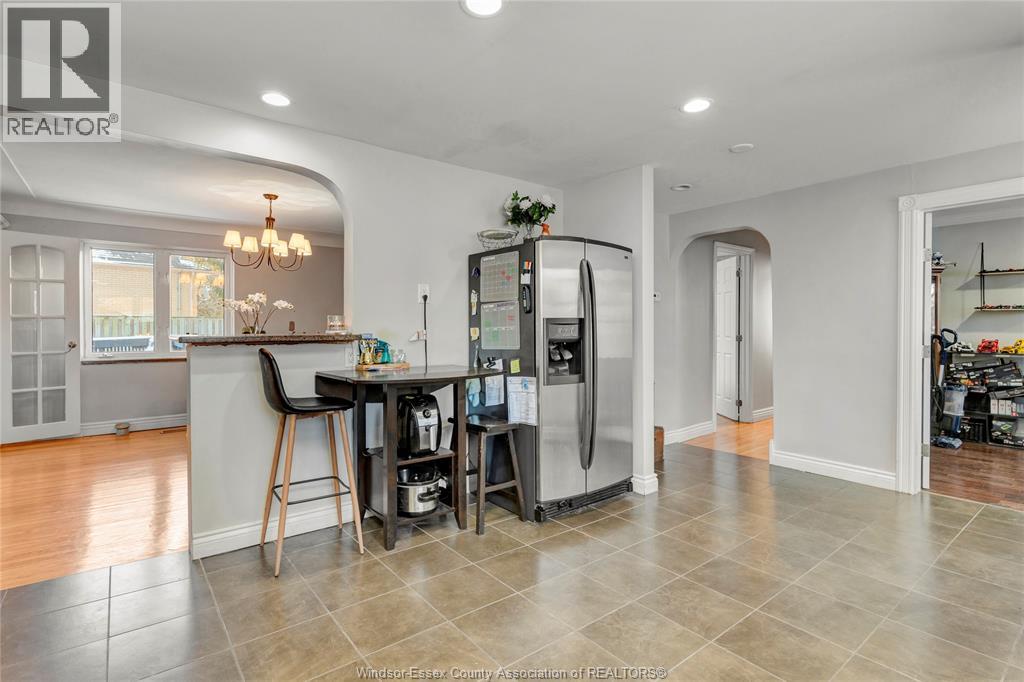 805 ROSELAWN - 6