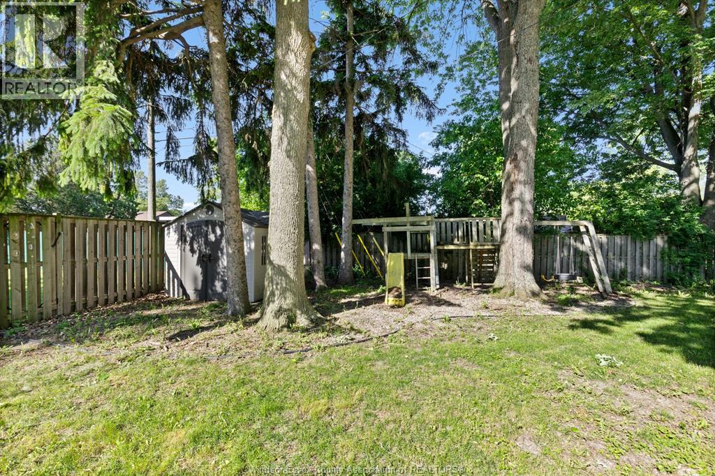 805 ROSELAWN - 33