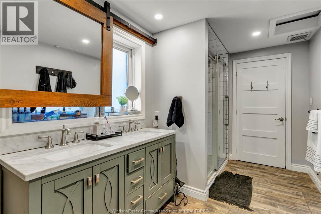 805 ROSELAWN - 18