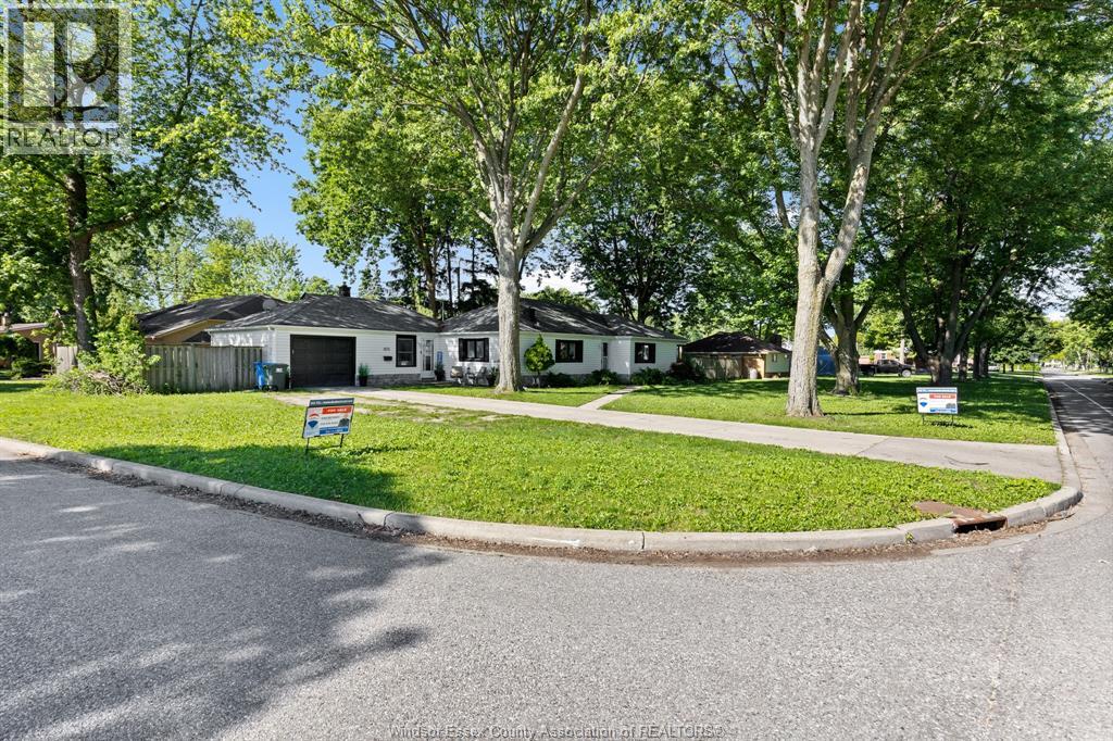 805 ROSELAWN - 29