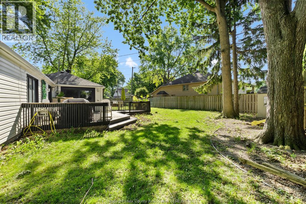 805 ROSELAWN - 35